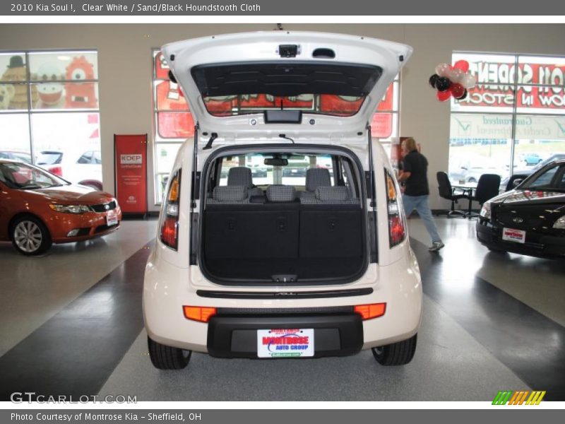 Clear White / Sand/Black Houndstooth Cloth 2010 Kia Soul !