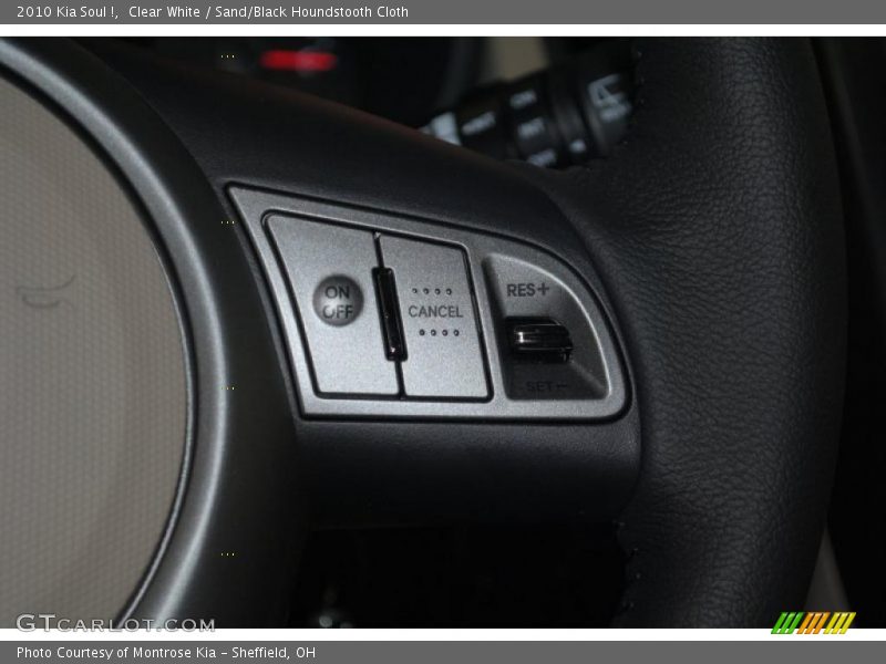 Clear White / Sand/Black Houndstooth Cloth 2010 Kia Soul !
