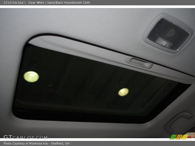 Clear White / Sand/Black Houndstooth Cloth 2010 Kia Soul !