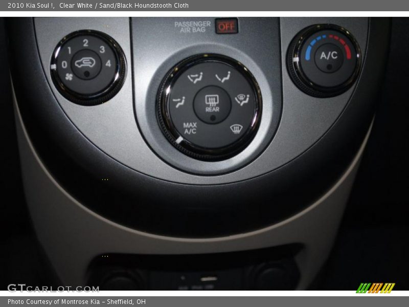 Clear White / Sand/Black Houndstooth Cloth 2010 Kia Soul !
