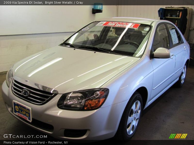 Bright Silver Metallic / Gray 2009 Kia Spectra EX Sedan