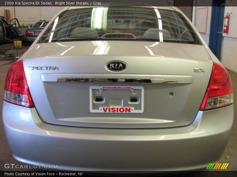 Bright Silver Metallic / Gray 2009 Kia Spectra EX Sedan