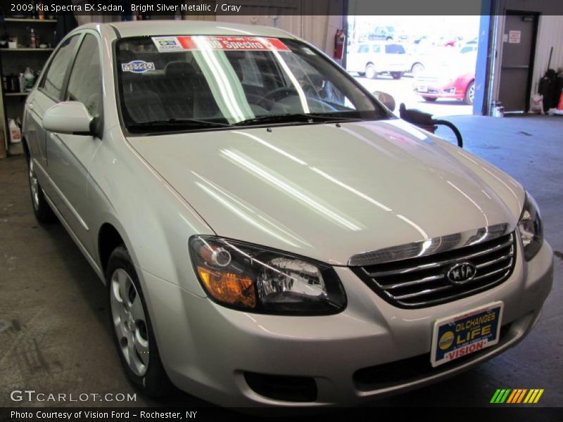 Bright Silver Metallic / Gray 2009 Kia Spectra EX Sedan