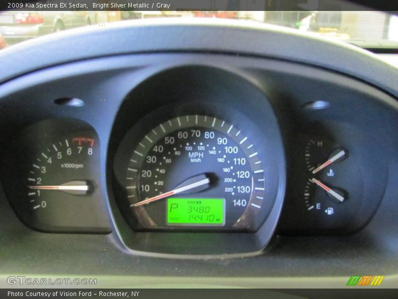 Bright Silver Metallic / Gray 2009 Kia Spectra EX Sedan