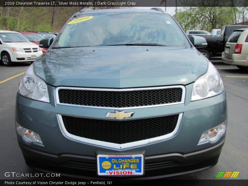 Silver Moss Metallic / Dark Gray/Light Gray 2009 Chevrolet Traverse LT
