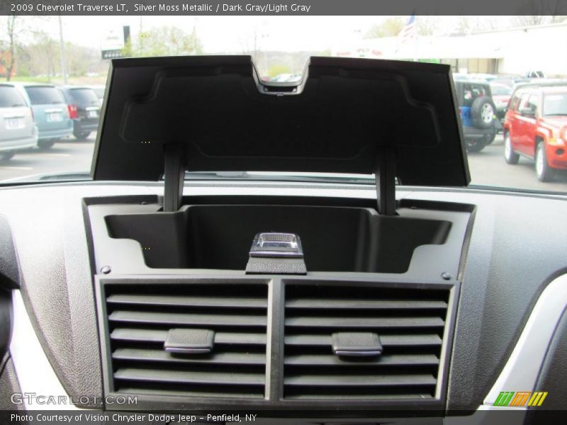Silver Moss Metallic / Dark Gray/Light Gray 2009 Chevrolet Traverse LT