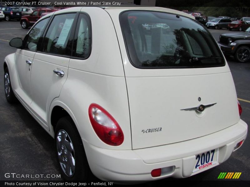 Cool Vanilla White / Pastel Slate Gray 2007 Chrysler PT Cruiser