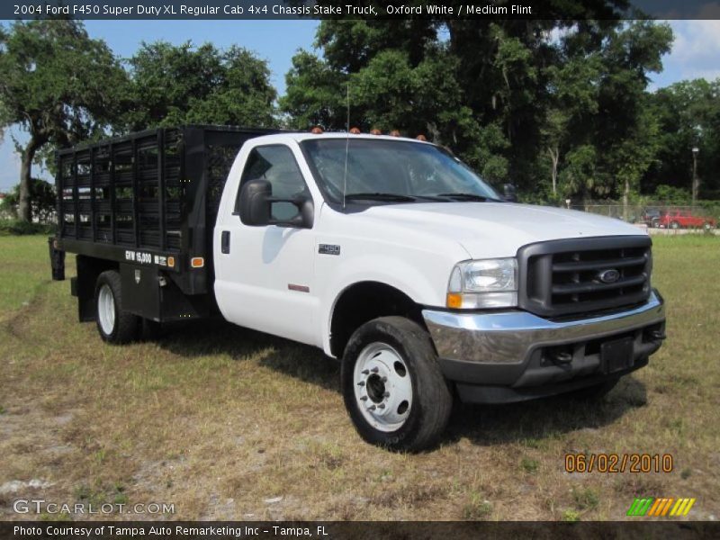Oxford White / Medium Flint 2004 Ford F450 Super Duty XL Regular Cab 4x4 Chassis Stake Truck
