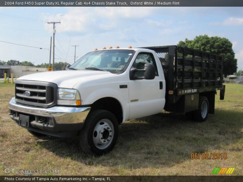 Oxford White / Medium Flint 2004 Ford F450 Super Duty XL Regular Cab 4x4 Chassis Stake Truck