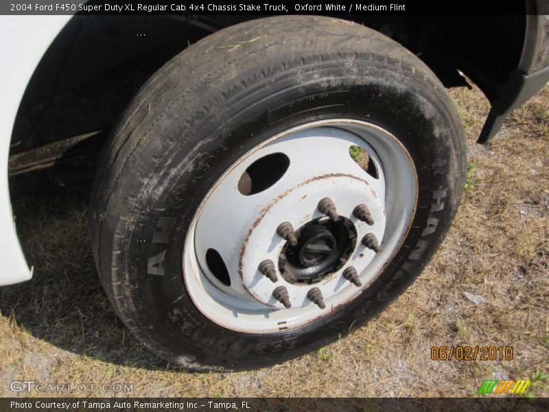 Oxford White / Medium Flint 2004 Ford F450 Super Duty XL Regular Cab 4x4 Chassis Stake Truck