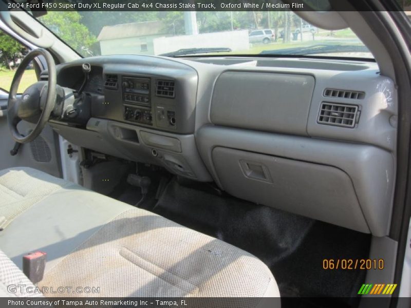 Oxford White / Medium Flint 2004 Ford F450 Super Duty XL Regular Cab 4x4 Chassis Stake Truck