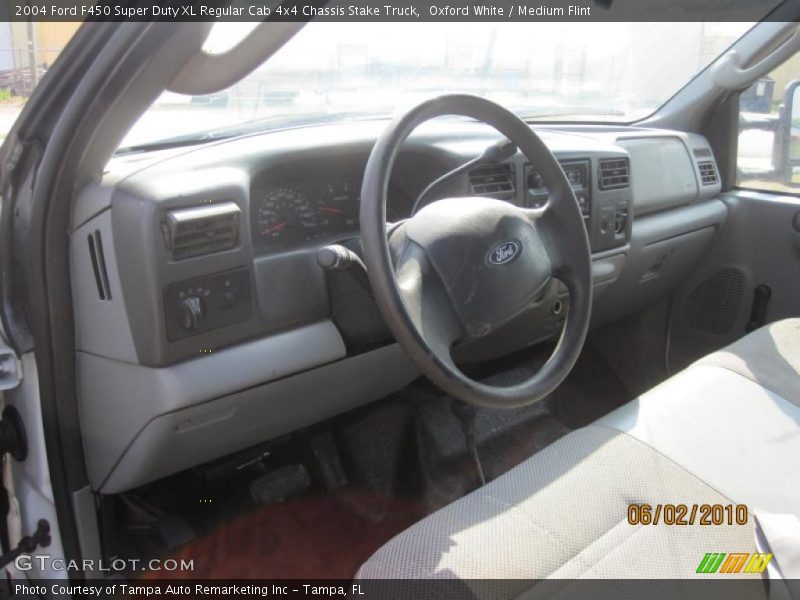 Oxford White / Medium Flint 2004 Ford F450 Super Duty XL Regular Cab 4x4 Chassis Stake Truck