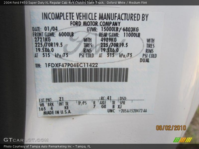 Oxford White / Medium Flint 2004 Ford F450 Super Duty XL Regular Cab 4x4 Chassis Stake Truck