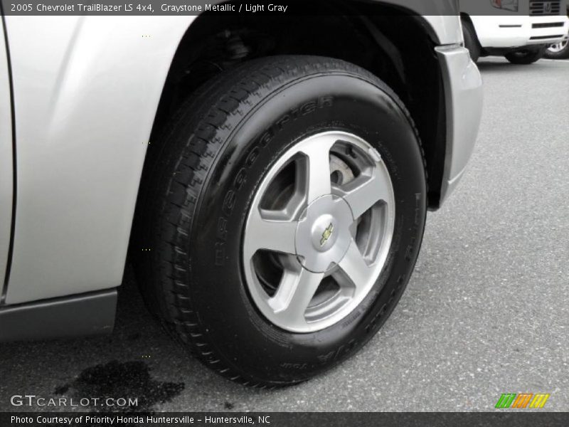 Graystone Metallic / Light Gray 2005 Chevrolet TrailBlazer LS 4x4
