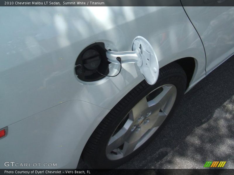 Summit White / Titanium 2010 Chevrolet Malibu LT Sedan
