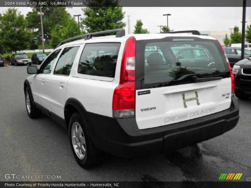 Ice White / Taupe 2004 Volvo XC70 AWD