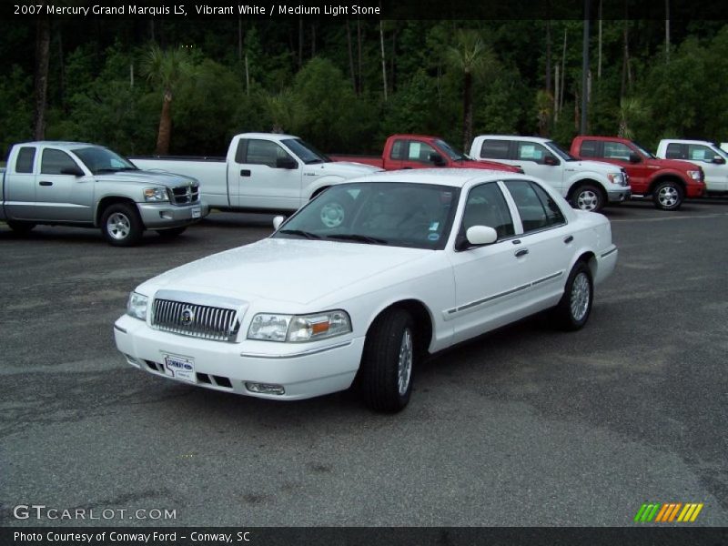 Vibrant White / Medium Light Stone 2007 Mercury Grand Marquis LS