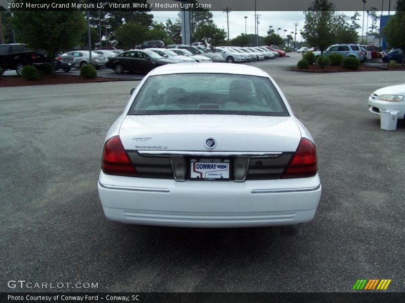 Vibrant White / Medium Light Stone 2007 Mercury Grand Marquis LS