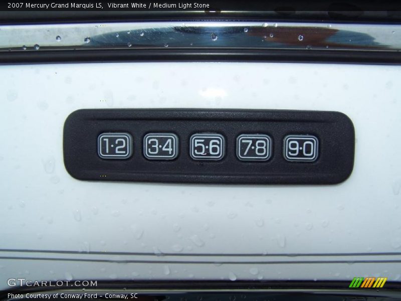 Vibrant White / Medium Light Stone 2007 Mercury Grand Marquis LS