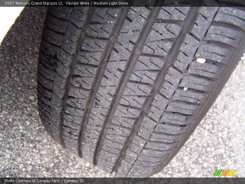 Vibrant White / Medium Light Stone 2007 Mercury Grand Marquis LS