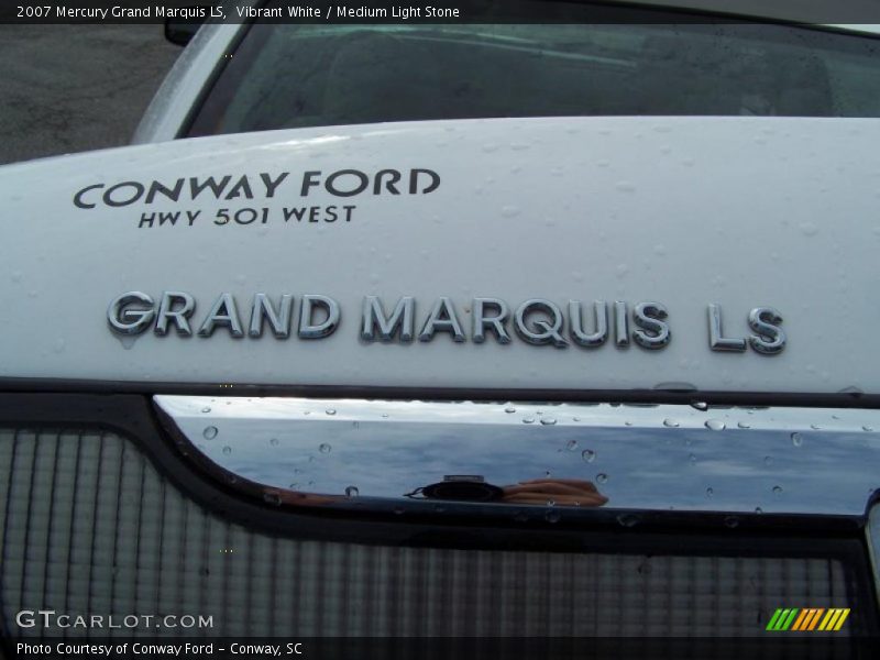 Vibrant White / Medium Light Stone 2007 Mercury Grand Marquis LS