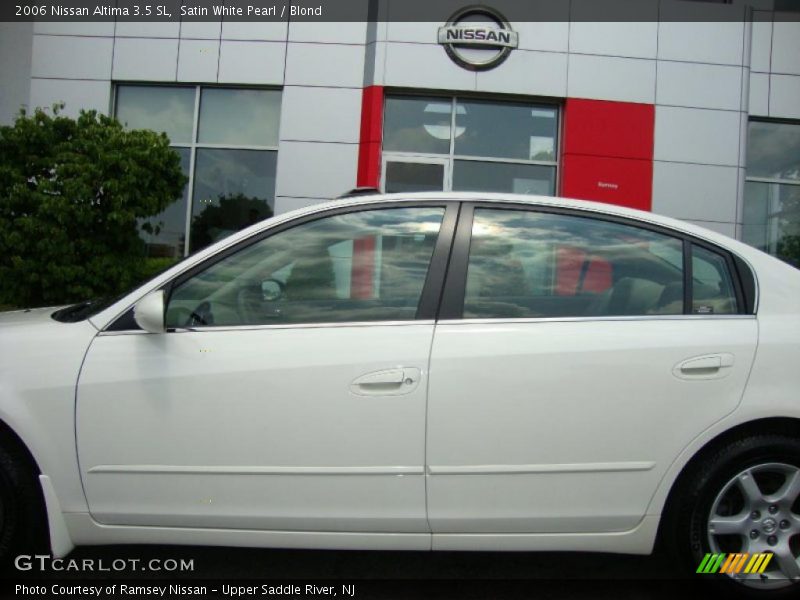 Satin White Pearl / Blond 2006 Nissan Altima 3.5 SL