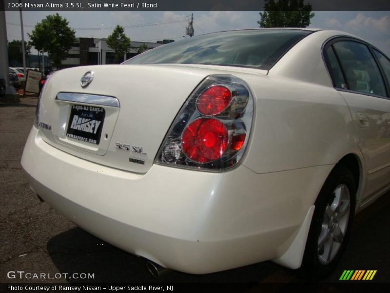 Satin White Pearl / Blond 2006 Nissan Altima 3.5 SL