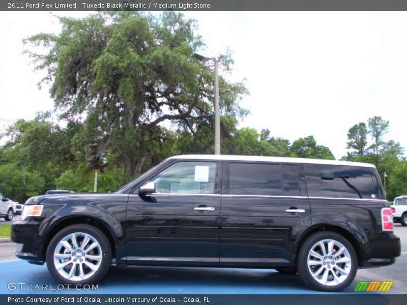 Tuxedo Black Metallic / Medium Light Stone 2011 Ford Flex Limited