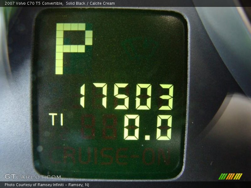 Solid Black / Calcite Cream 2007 Volvo C70 T5 Convertible