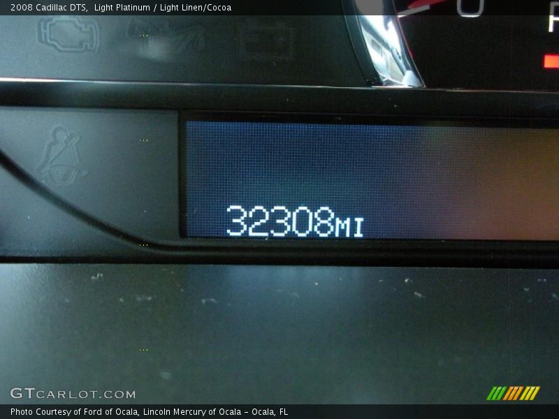 Light Platinum / Light Linen/Cocoa 2008 Cadillac DTS