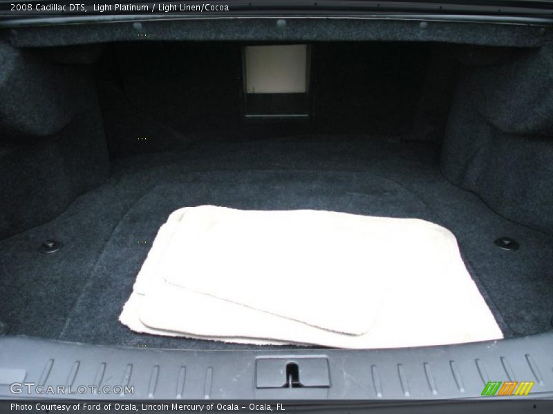 Light Platinum / Light Linen/Cocoa 2008 Cadillac DTS