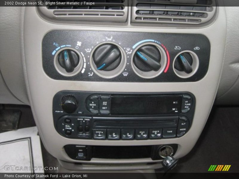 Bright Silver Metallic / Taupe 2002 Dodge Neon SE