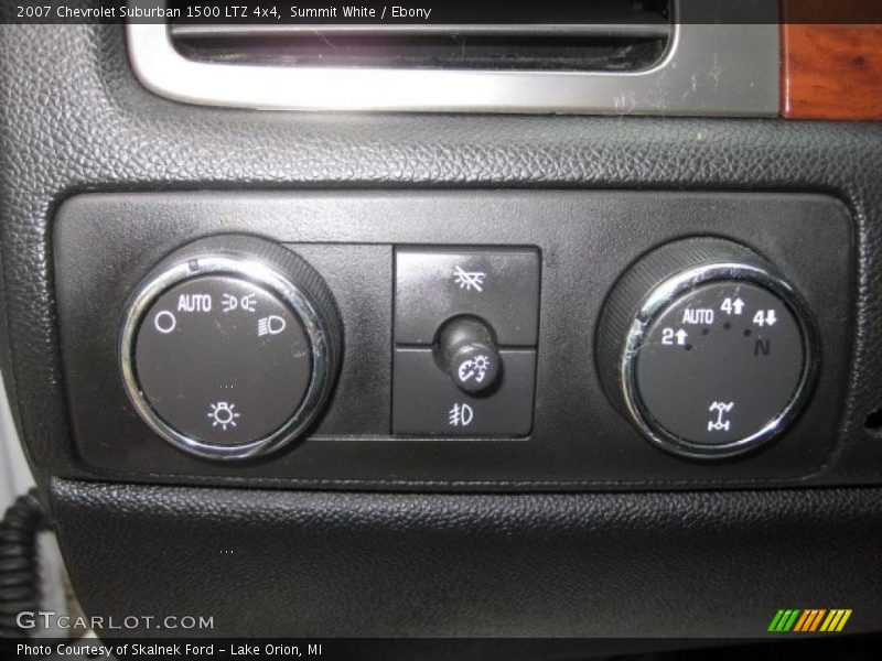 Summit White / Ebony 2007 Chevrolet Suburban 1500 LTZ 4x4