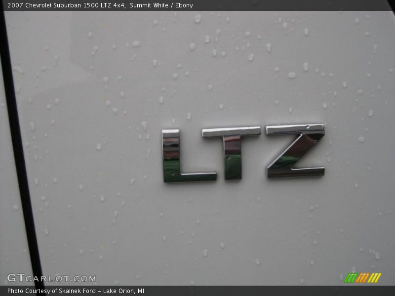 Summit White / Ebony 2007 Chevrolet Suburban 1500 LTZ 4x4