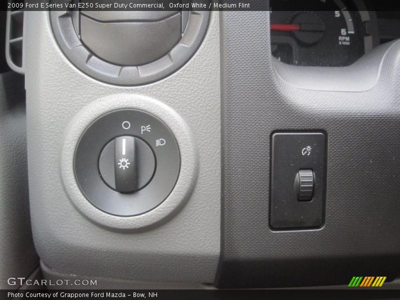 Oxford White / Medium Flint 2009 Ford E Series Van E250 Super Duty Commercial