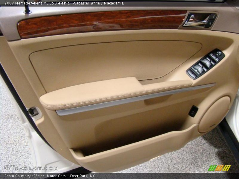 Alabaster White / Macadamia 2007 Mercedes-Benz ML 350 4Matic