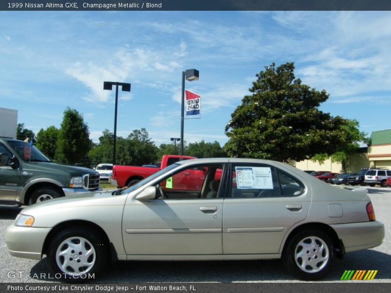 Champagne Metallic / Blond 1999 Nissan Altima GXE
