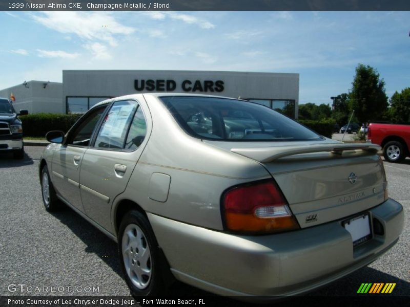 Champagne Metallic / Blond 1999 Nissan Altima GXE