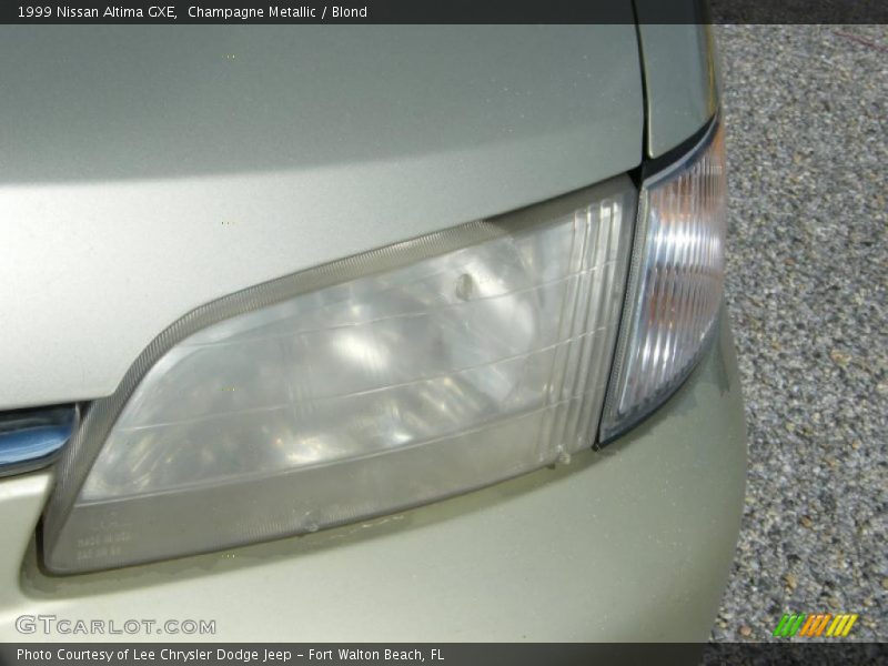 Champagne Metallic / Blond 1999 Nissan Altima GXE