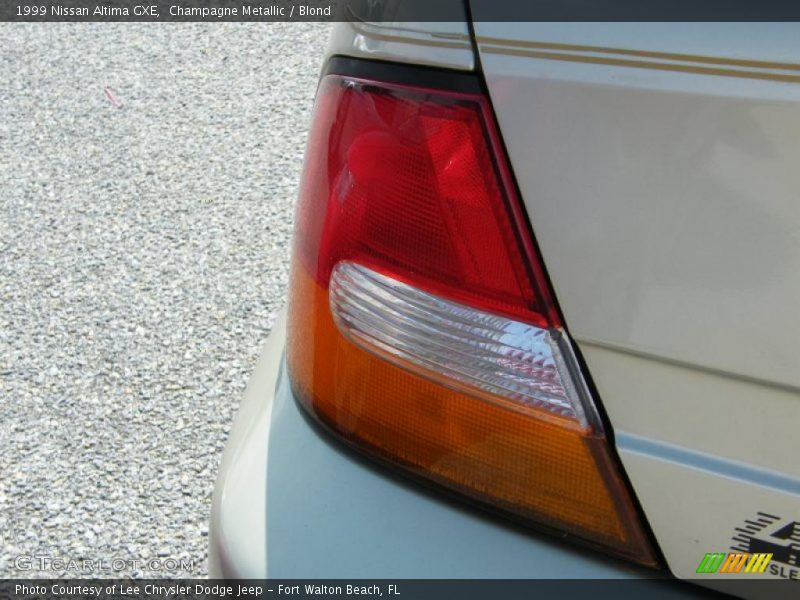 Champagne Metallic / Blond 1999 Nissan Altima GXE