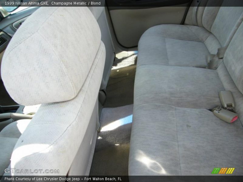 Champagne Metallic / Blond 1999 Nissan Altima GXE