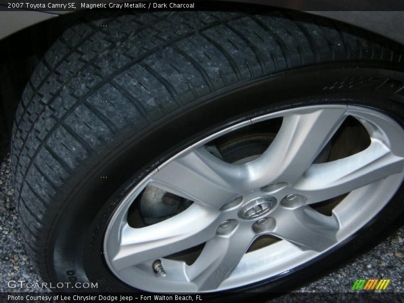 Magnetic Gray Metallic / Dark Charcoal 2007 Toyota Camry SE