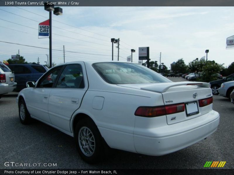 Super White / Gray 1998 Toyota Camry LE