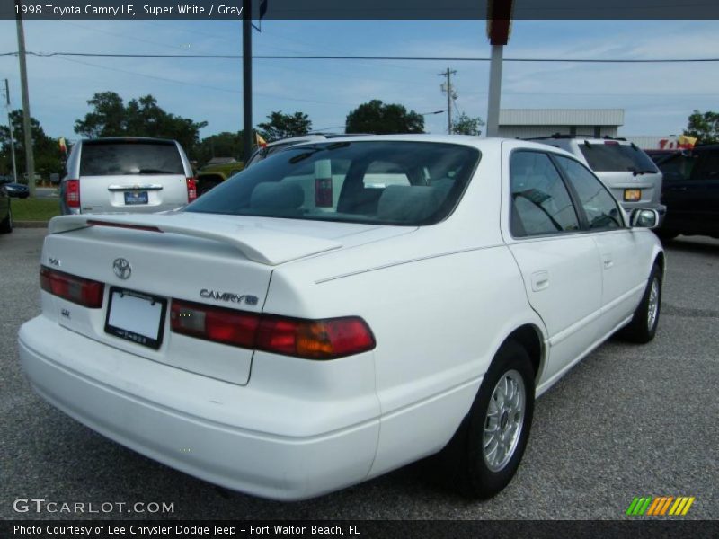 Super White / Gray 1998 Toyota Camry LE
