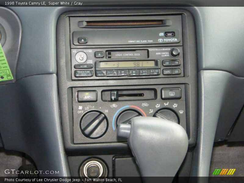Super White / Gray 1998 Toyota Camry LE