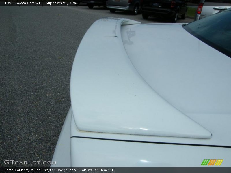 Super White / Gray 1998 Toyota Camry LE