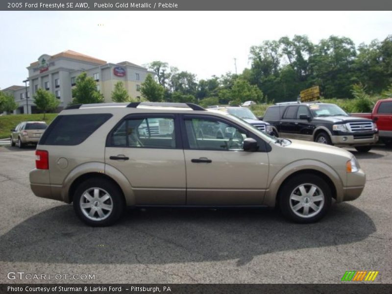 Pueblo Gold Metallic / Pebble 2005 Ford Freestyle SE AWD