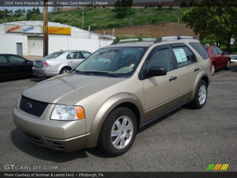 Pueblo Gold Metallic / Pebble 2005 Ford Freestyle SE AWD