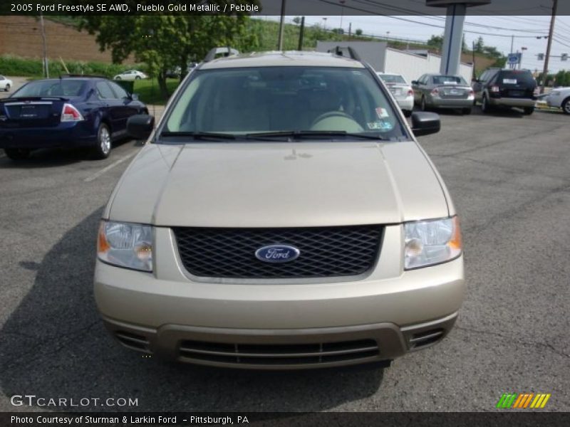 Pueblo Gold Metallic / Pebble 2005 Ford Freestyle SE AWD