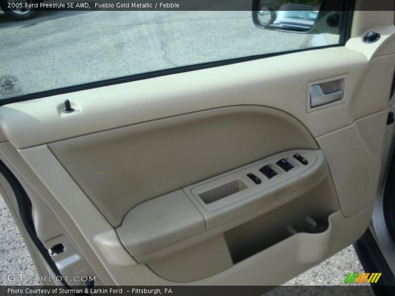 Pueblo Gold Metallic / Pebble 2005 Ford Freestyle SE AWD